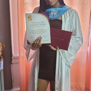 Meet your Posher, Yaniri